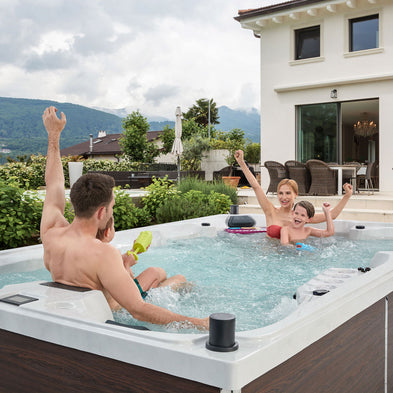 Whirlpool für bis zu 9 Personen