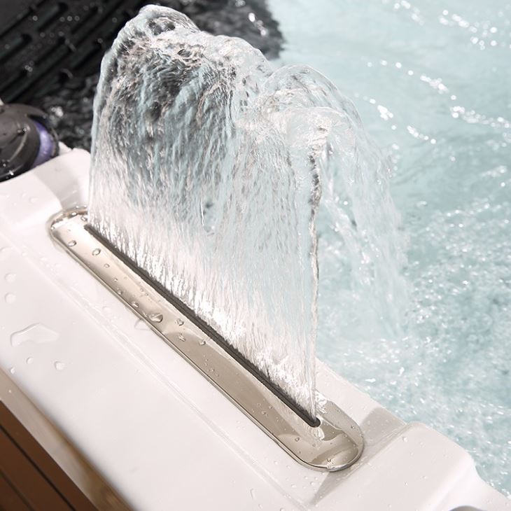 Wasserspiel im Whirlpool