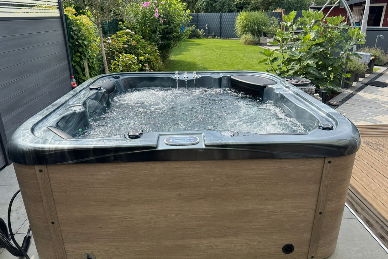 dunkler Whirlpool