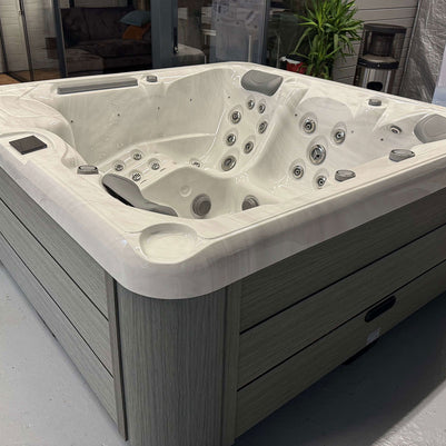 moderner Whirlpool