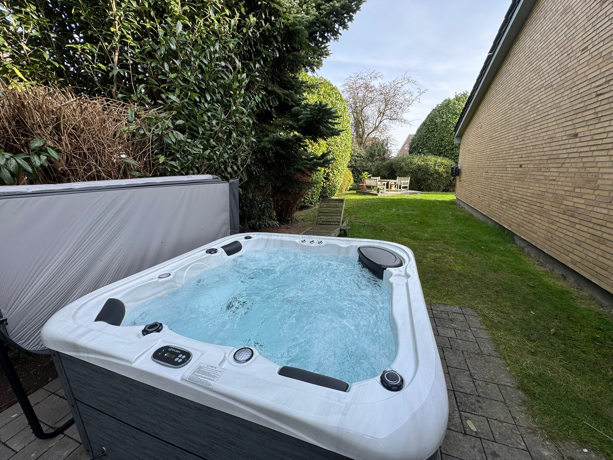Whirlpool im Garten