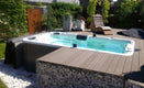 großer Whirlpool Terrasseneinbau