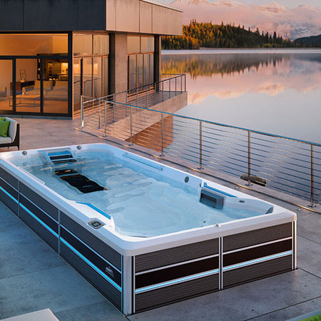 exklusiver moderner Pool