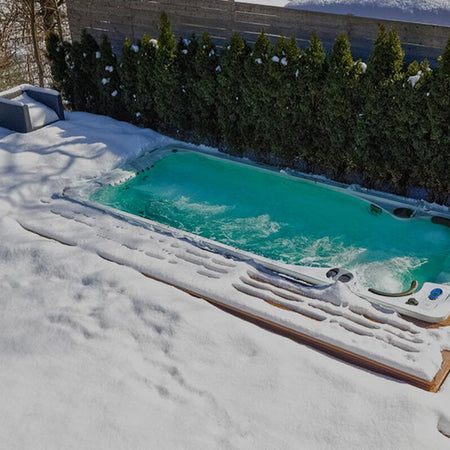 beheizter Whirlpool im Winter